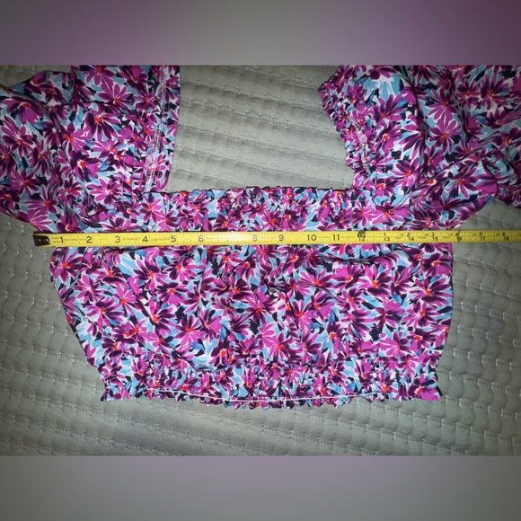 Lush Floral Long Puff Sleeve Cropped Top Size S. NWT - Picture 10 of 12